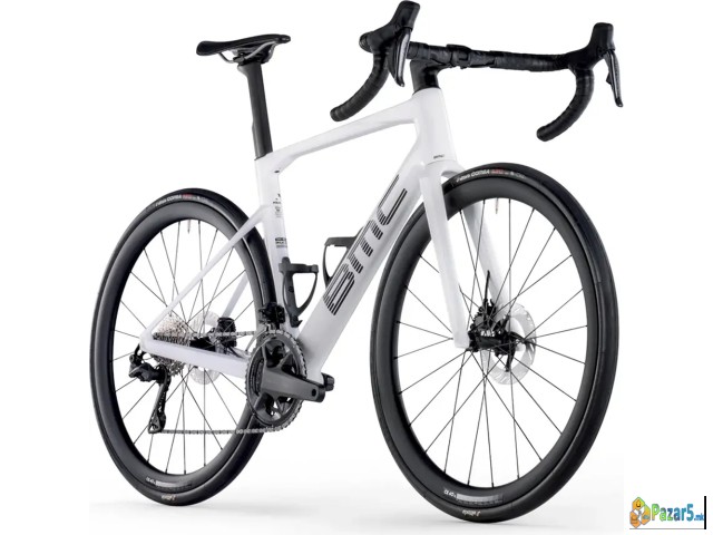 2026 BMC Roadmachine 01 FOUR