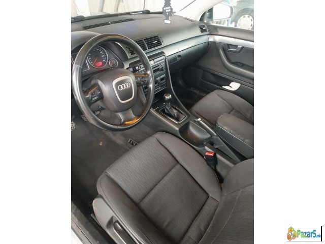 Продавам Ауди А4 Караван