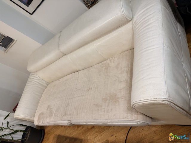 Se Prodava Kozen Trosed, Bela Boja Od Italijanska 