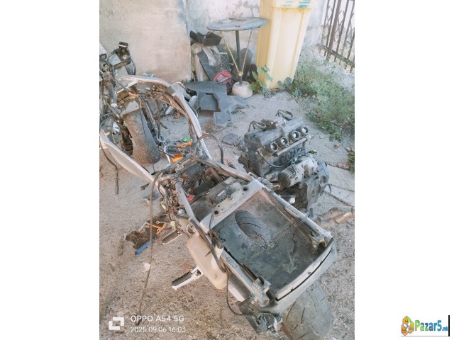 Se prodava suzuki rf 900, rasturen spremen za rest