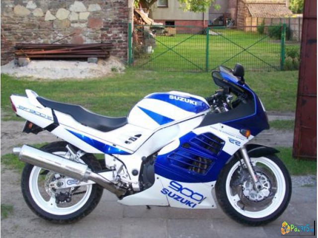 Se Prodava Suzuki Rf900