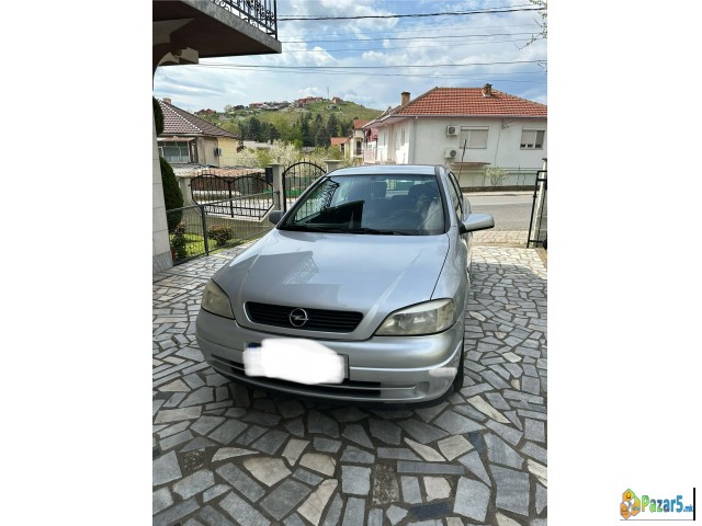 Se prodava Opel Astra. Proizvedena 2001 godina. Re