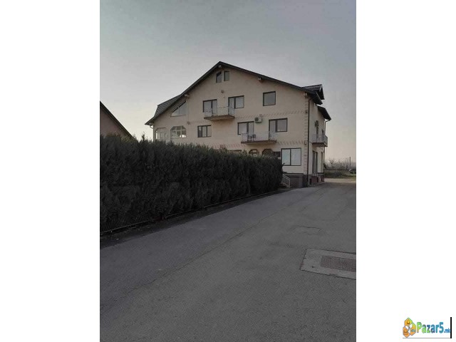 Se Prodava Deloven Prostor