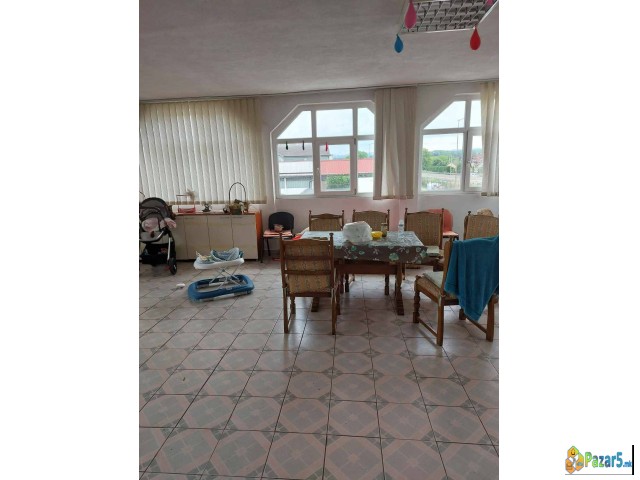 Se Prodava Deloven Prostor