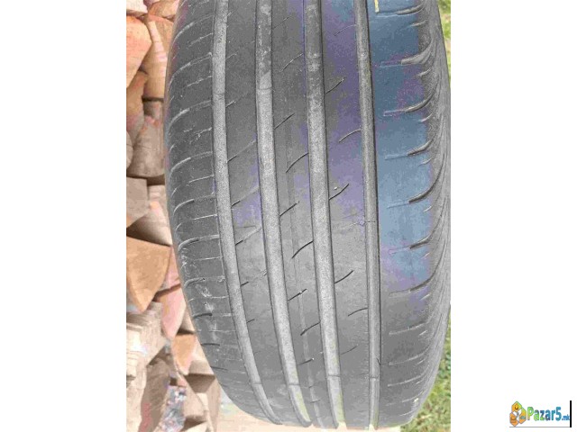 Prodavam 2 Letni Gumi 215/60 R17