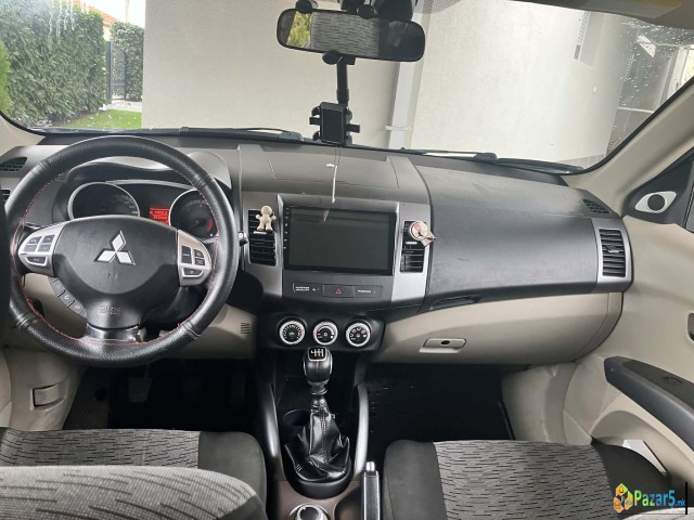 Mitsubishi Outlander - thumbnail 5