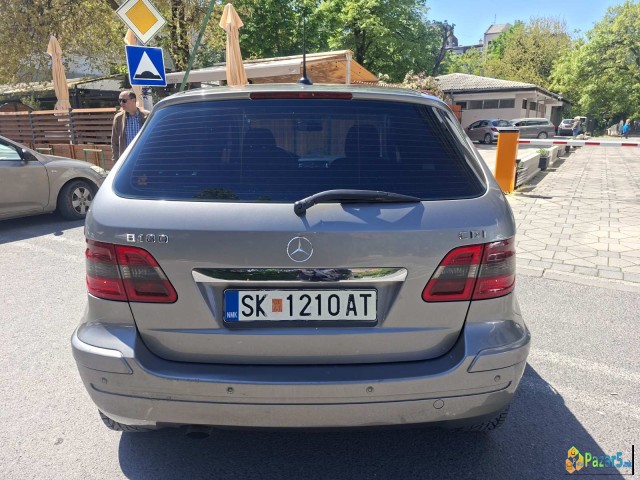 Se prodava avtomobil 