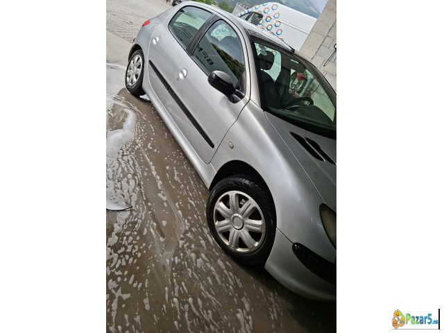 Se Prodava Peugeot 206 