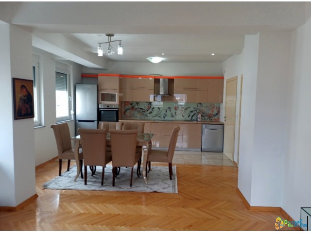 Се издава стан во Струмица. Контакт 075347899
