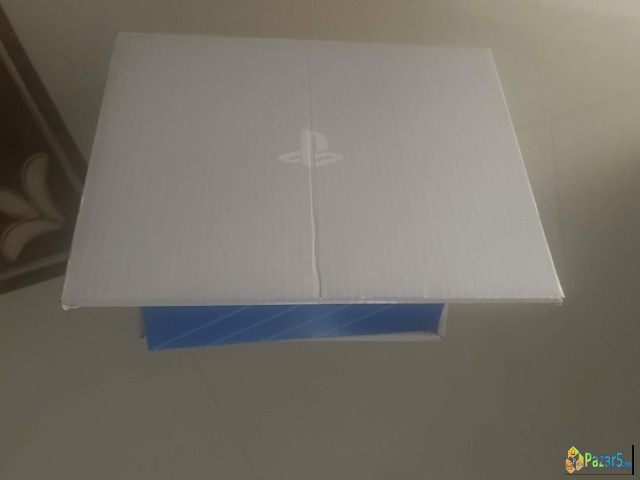 Se Prodava Ps4 Konzola + Potpuno Nov Ps Vr Set (so
