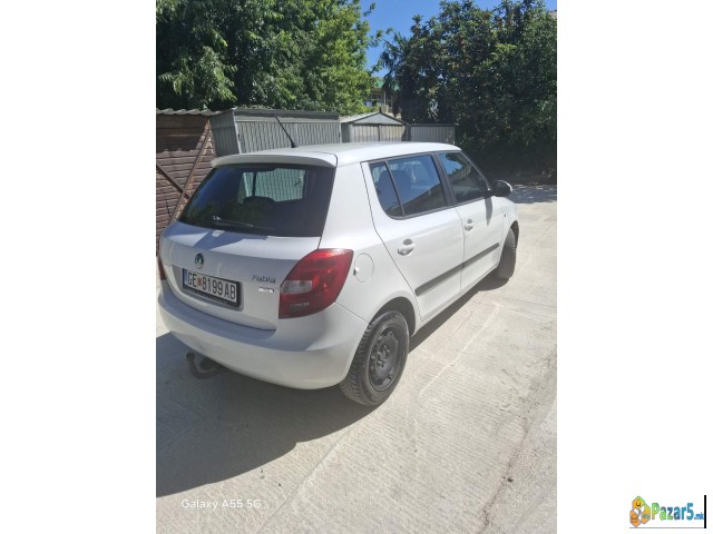 SKODA FABIA 1.6 TDI  2011/12 - thumbnail 2