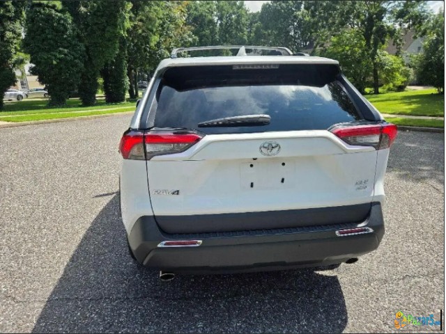 2025 Toyota RAV4 XLE Full Options Model - thumbnail 4