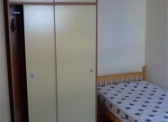 СЕ ИЗДАВА ТРОСОБЕН СТАН КАЈ НОВА ЖЕЛЕЗНИЧКА