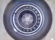 Продавам 4 зимски гуми 195/65/r15 и 4 челични банд