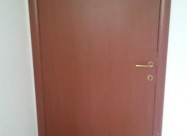 Продавам Врати