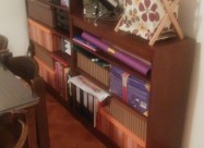 Библиотеки, дрвени полици