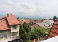 Se Izdava Trosoben Stan Vo Zdanec