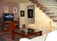 Izdavam Stan Od 130 M2 Vo Micurin