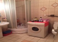 СЕ ИЗДАВА ТРОСОБЕН СТАН КАЈ НОВА ЖЕЛЕЗНИЧКА