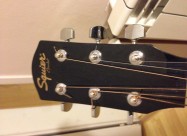 Prodavam Squier Akusticna Gitara