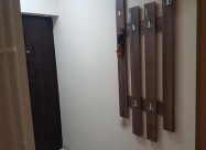 СЕ ИЗДАВА ТРОСОБЕН СТАН КАЈ НОВА ЖЕЛЕЗНИЧКА