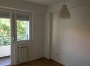 СЕ ИЗДАВА ПРАЗЕН ДВОСОБЕН СТАН КАЈ УНИВЕРЗАЛНА
