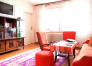 Se Prodava 4 Soben Stan Vo Centar  100m2