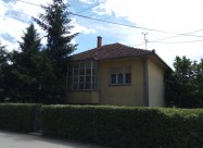 Продавам куќа во бутел 1