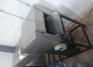Продавам Сецкалка со конвеер трака, со 16 инокс но