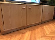 Се продава мебел за ТВ и книги