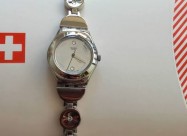 Продавам женски часовник