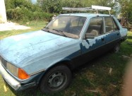 Prodavam Peugeot 305