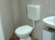 Продавам деловен простор 10 м2 во К.Вода Зградата 