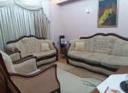 Се продават тросет двосет и 2 фотелии