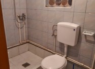 ИЗДАВАМ ГАРСОНИЕРА