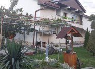 продавам куќа во Радишани