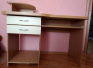  продавам кревет и биро