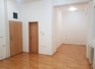Се издава стан во Центар 30м2