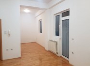 Се издава стан во Центар 30м2