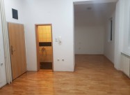 Се издава стан во Центар 30м2