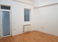 Се издава стан во Центар 30м2