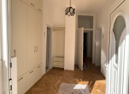 Се издава реновирана куќа во Црниче