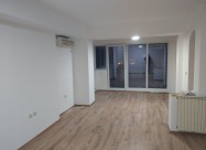 Luksuzen 3.5 Soben Stan Renoviran Vo Porta Vlae!! 