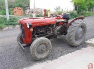 Продавам трактор во не исправна состојба Massey Fe