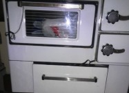 Продавам шпорет