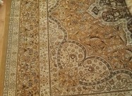 Продавам сандак, шифоњер и килим 3 * 4м 