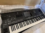 Дигитална работна станица Yamaha Genos 76-клуч
