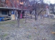 Prodavam Kuka Vo Bel Kamen, Naselba Radišani
