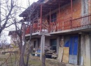 Prodavam Kuka Bel Kamen, Naselba Radišani
