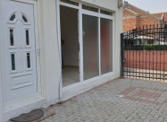 Se Izdava 35 M2 Prostor Butel 1